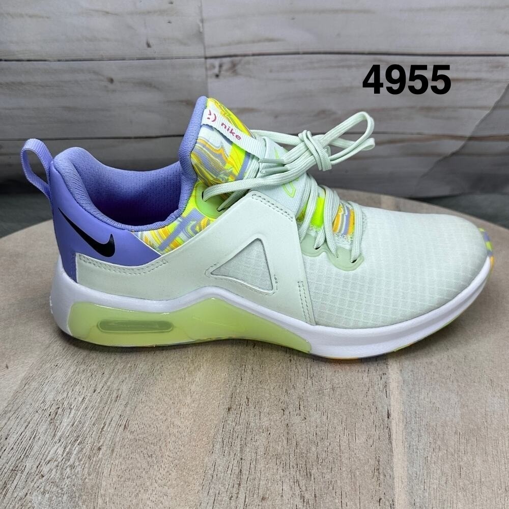 Nike Air Max Bella TR 5 Womens Sneakers Size 6 Barely Green Light Thistle White